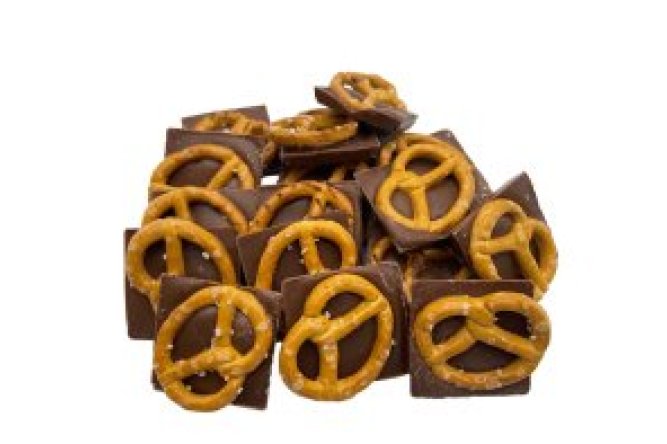 Sachet de bretzels et carrés chocolat lait